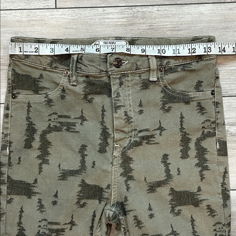 Free People Green skinny ankle jeans size 28
